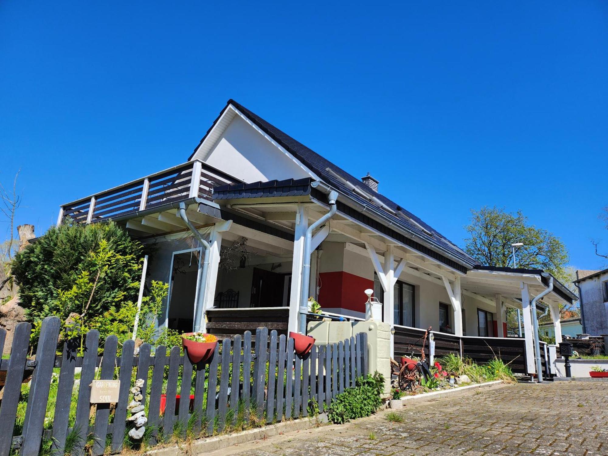 Ferienhaus Ani & Apartment Rustikal Patzig エクステリア 写真